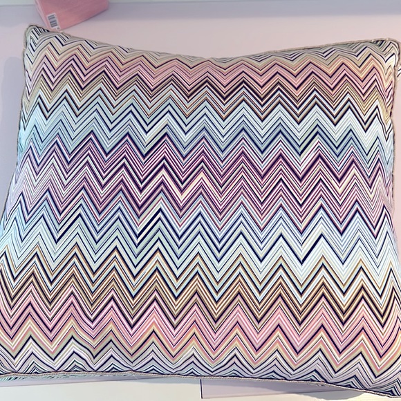 MISSONI pillow. Excellent condition. Two for sale but listed them at $175 each - Picture 2 of 6